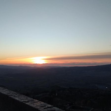 Appartamento Il Mandorlo Nel Centro Di Volterra Exterior photo